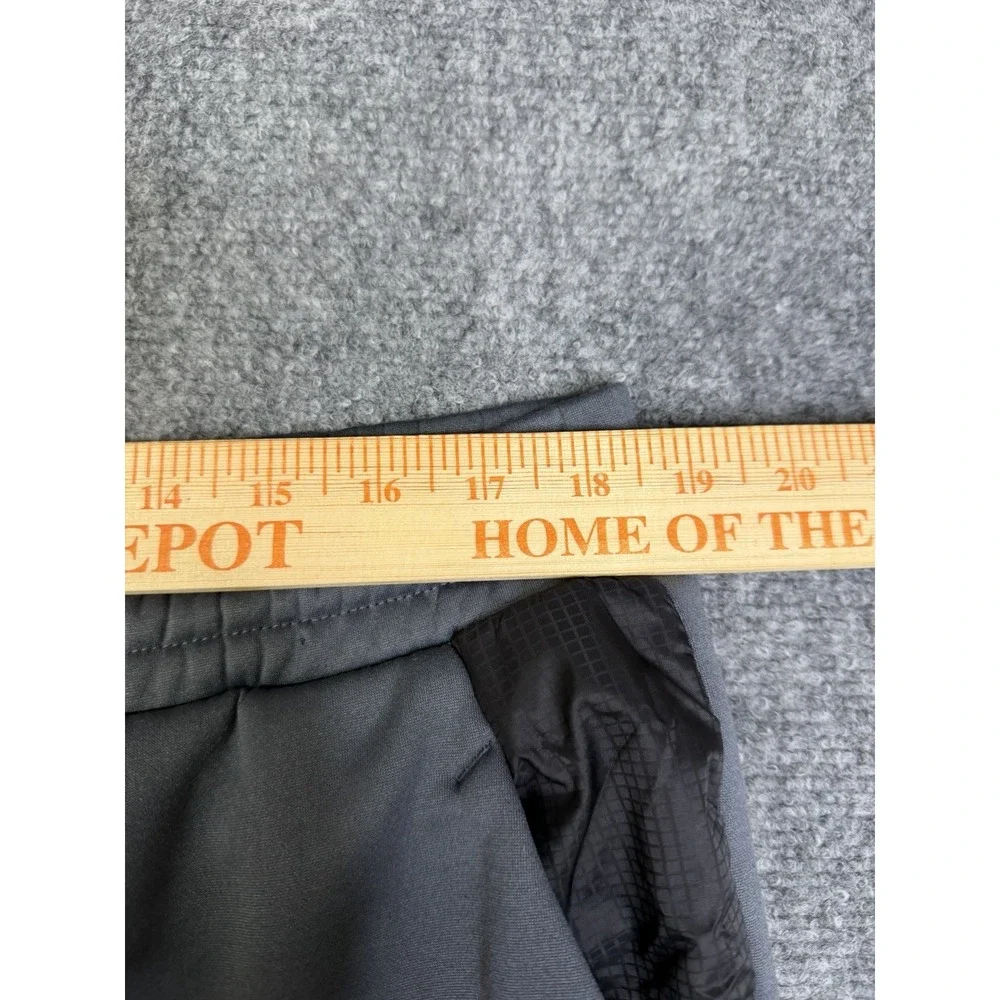 Men's The North Face Gray Sweat Shorts Size XL Zipper Pocket Hiking